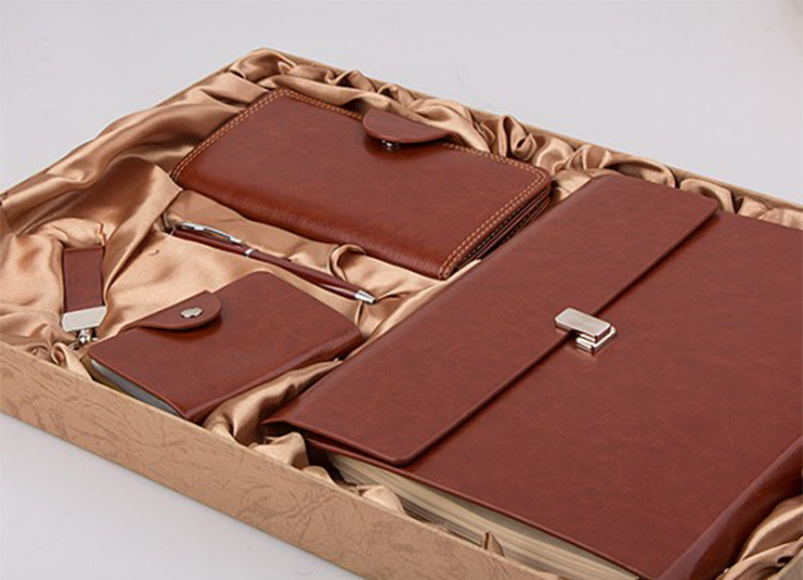 ارسال ست چرم مردانه به ایران