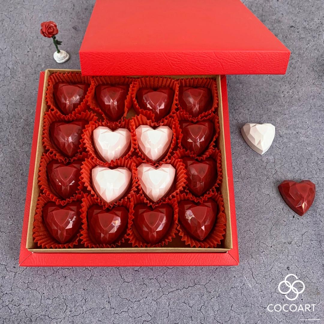 جعبه شکلات قلب سپید