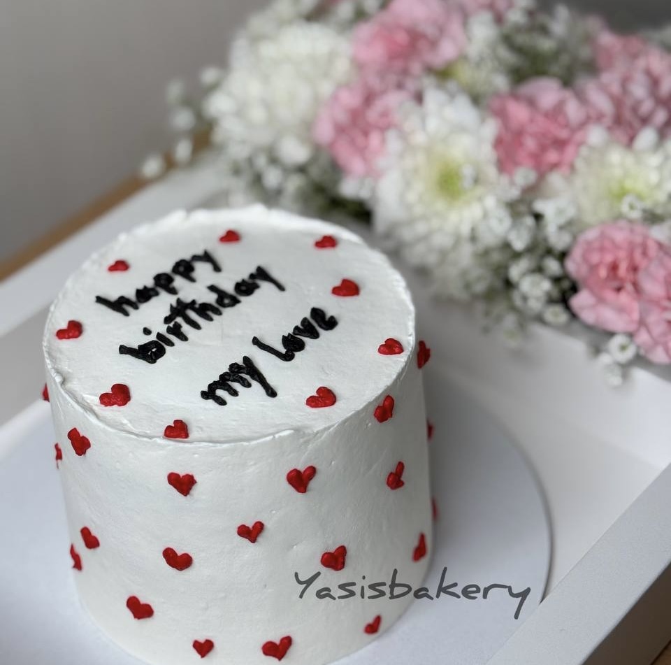 باکس کیک و گل دونفره، یاسیز بیکری